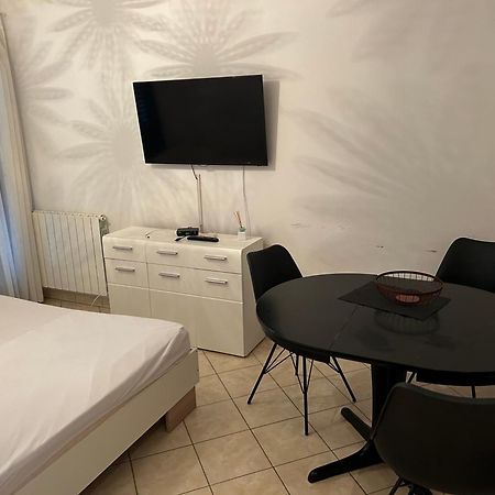 Soba Apartment Баньоле Екстериор снимка