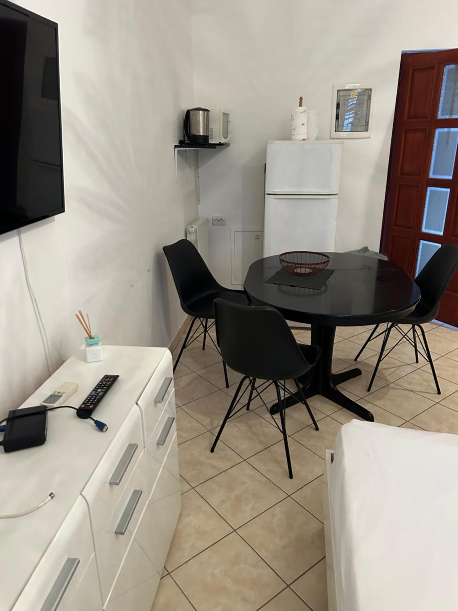Soba Apartment Баньоле Екстериор снимка